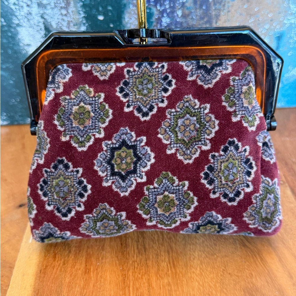 Vintage Floral Tapestry Italian Coin Purse w/Kiss-Lock Clasp - Picture 6 of 10